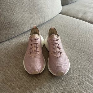 APL Women’s 5 Streamline Running Shoes